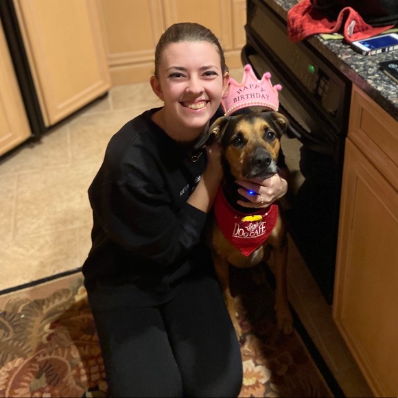 Meet your Posher, Jen - Picture 2 of 4